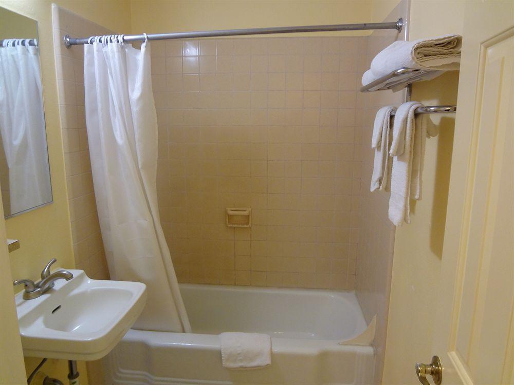Budget Inn Of America Medford Bagian luar foto