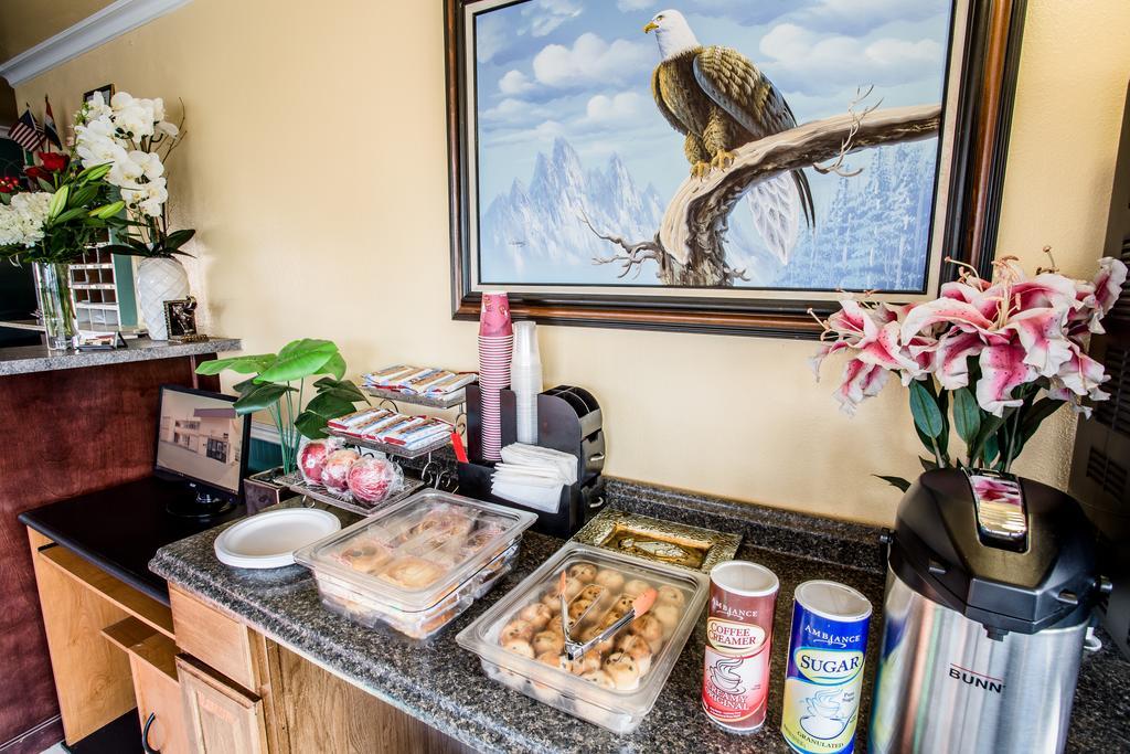 Budget Inn Of America Medford Bagian luar foto