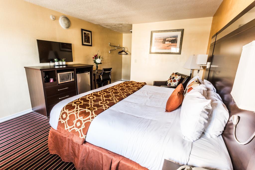 Budget Inn Of America Medford Bagian luar foto