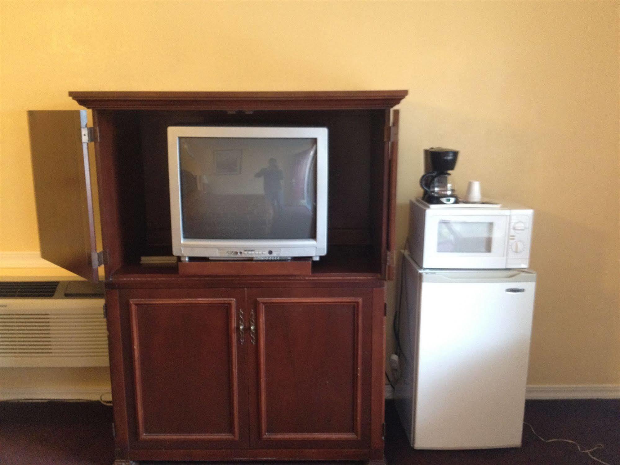 Budget Inn Of America Medford Bagian luar foto