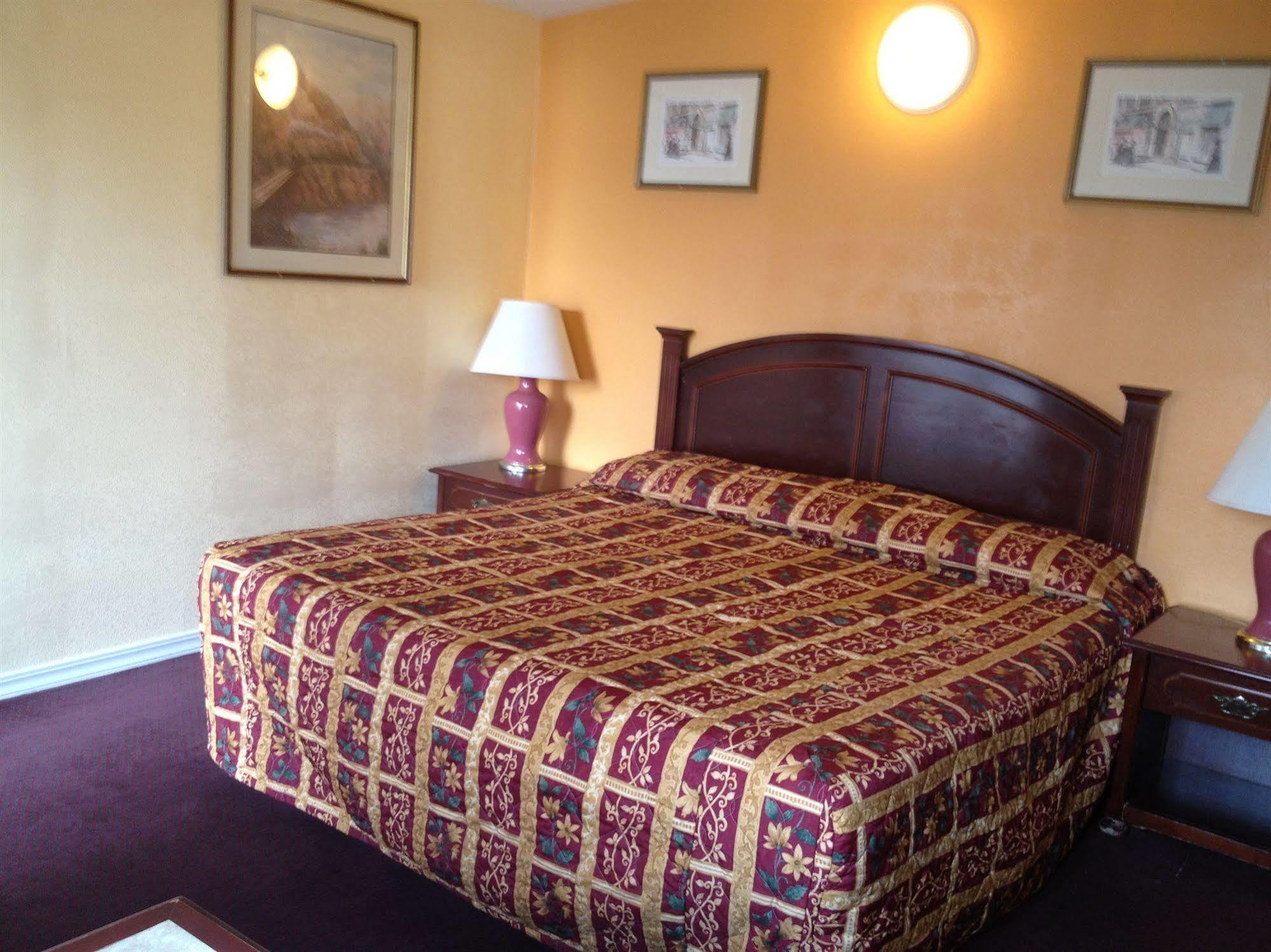 Budget Inn Of America Medford Bagian luar foto
