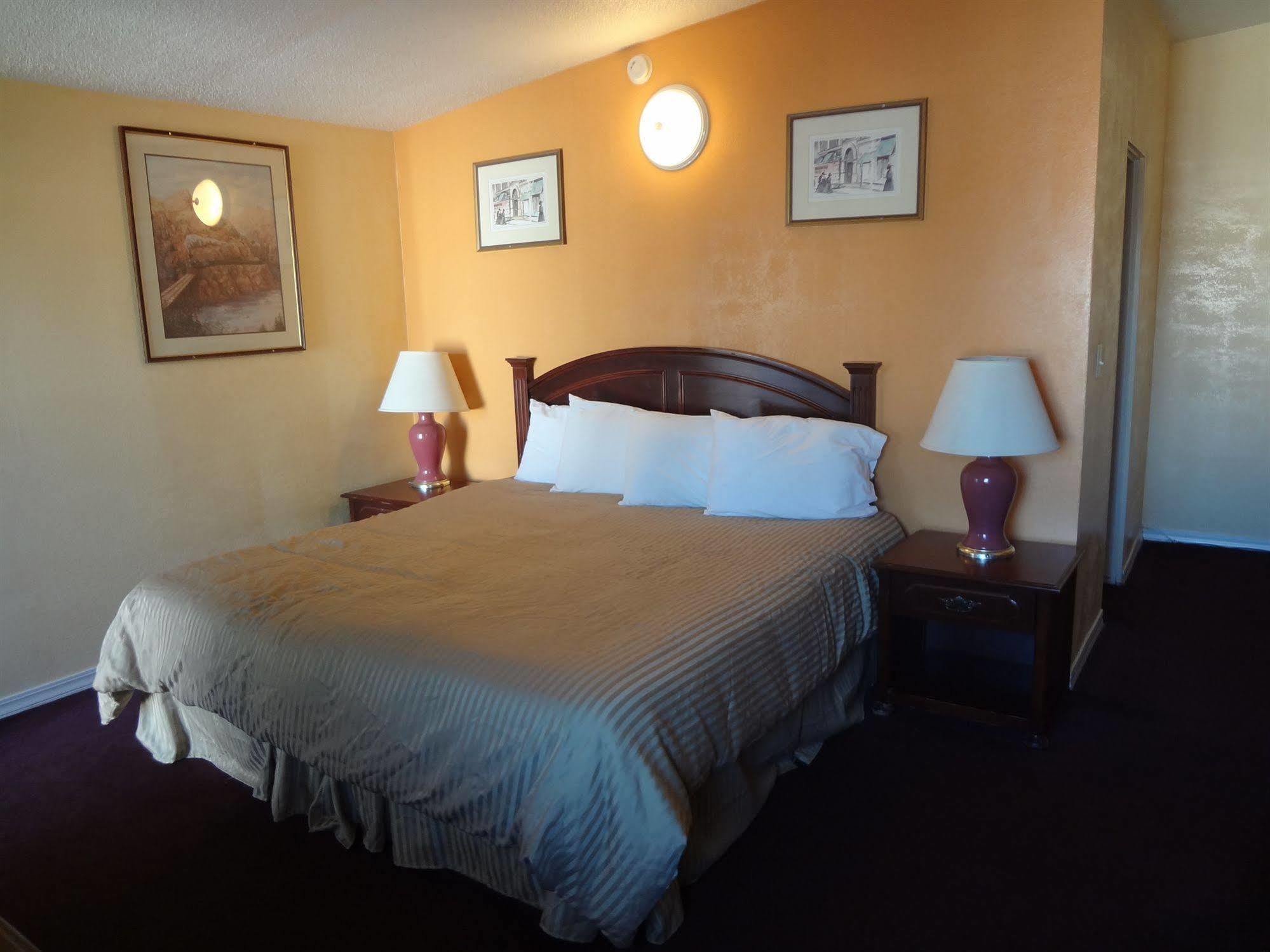 Budget Inn Of America Medford Bagian luar foto