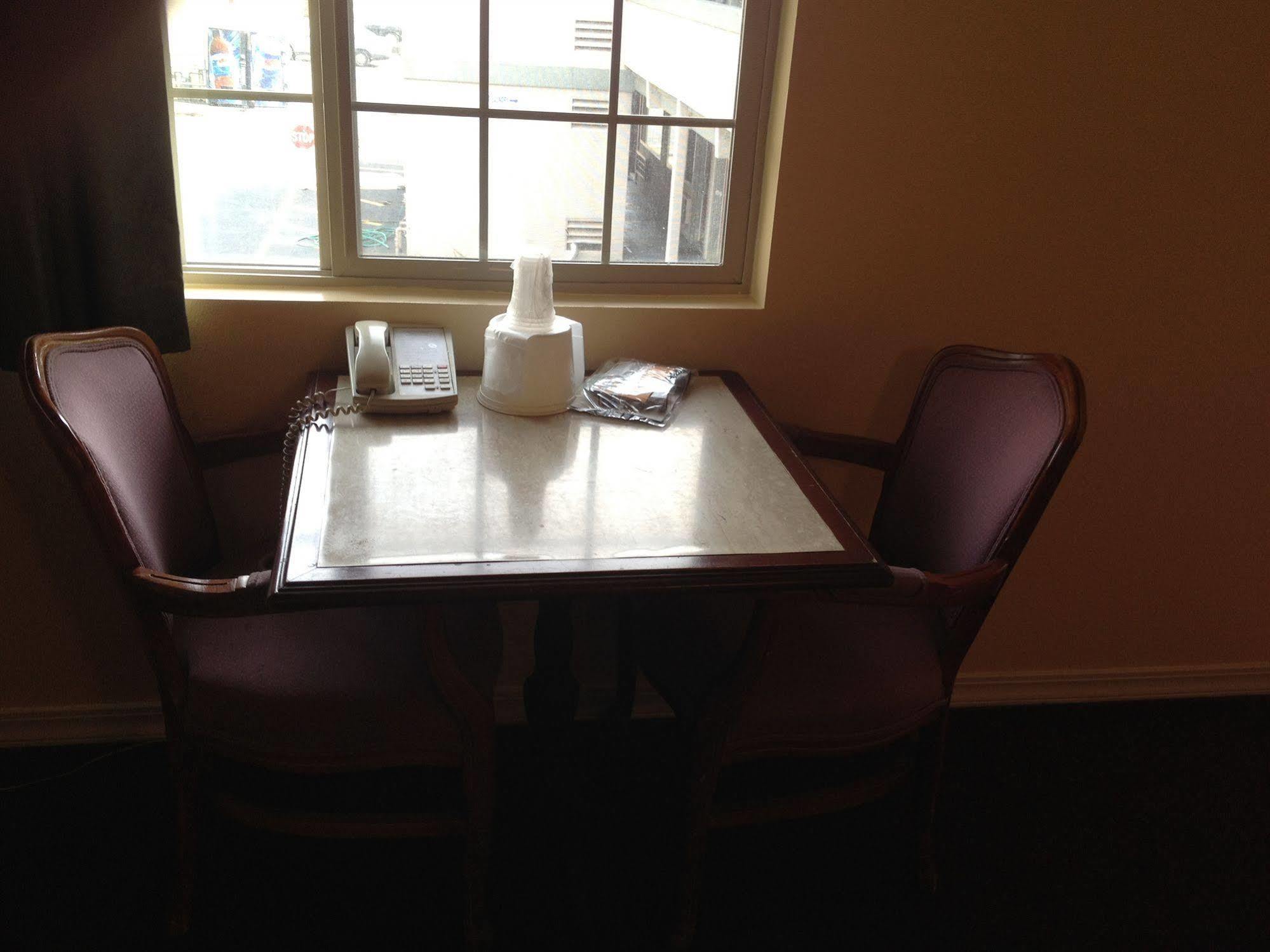 Budget Inn Of America Medford Bagian luar foto