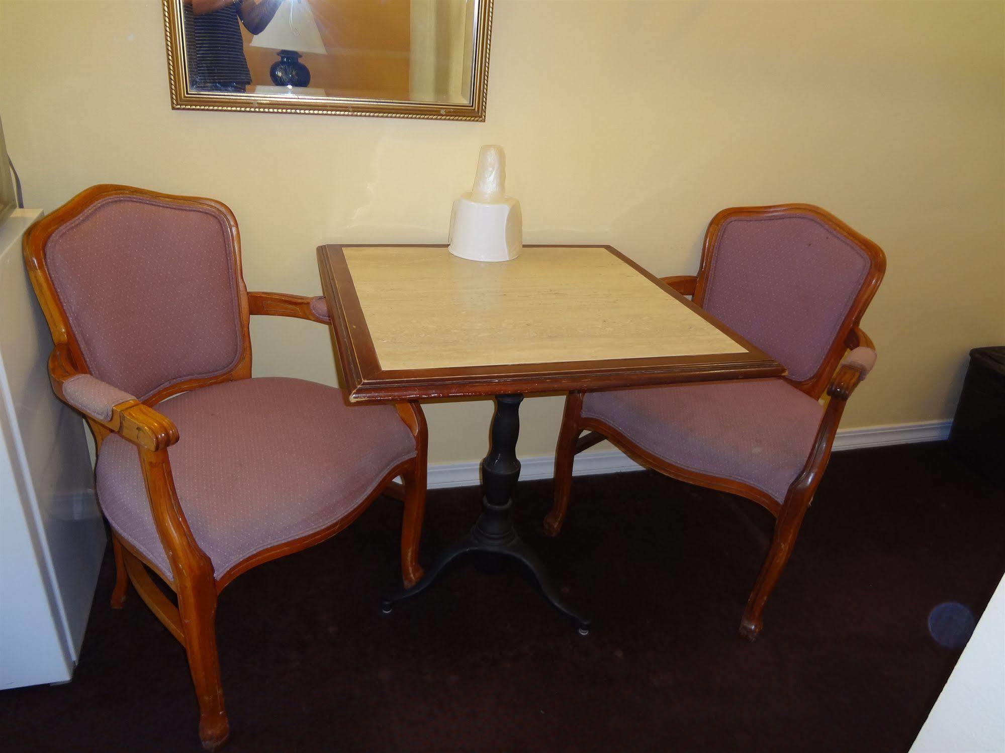 Budget Inn Of America Medford Bagian luar foto