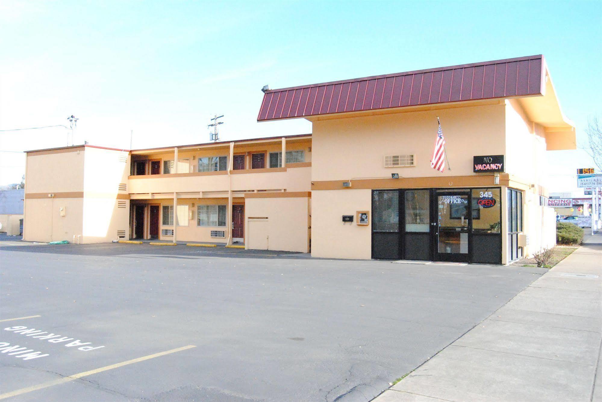 Budget Inn Of America Medford Bagian luar foto